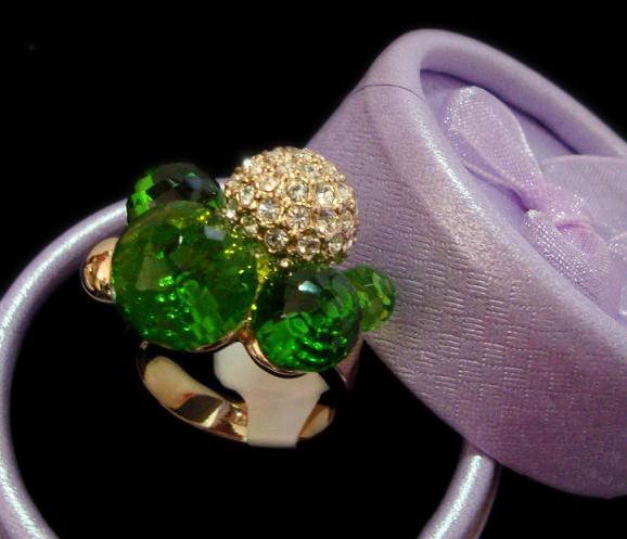 LUXURY GREEN SWAROVSKI CRYSTALS COCKTAIL RING ROSE GOLD PLATED